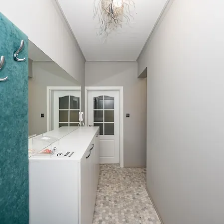 Daire Elenartlux - Baby Cot - Pets Allowed - Free Parking & Fast Wi-fi