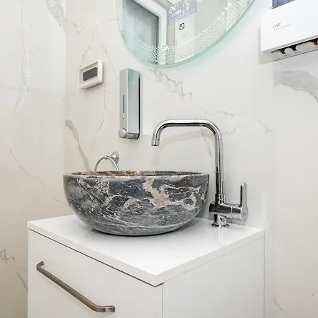 Elenartlux - Baby Cot - Pets Allowed - Free Parking & Fast Wi-fi Plovdiv