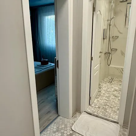 Elenartlux - Baby Cot - Pets Allowed - Free Parking & Fast Wi-fi Διαμέρισμα