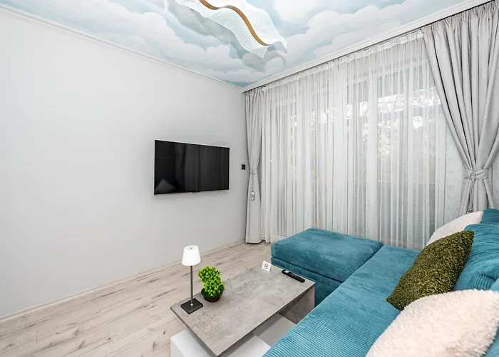 Elenartlux - Baby Cot - Pets Allowed - Free Parking & Fast Wi-fi Appartement