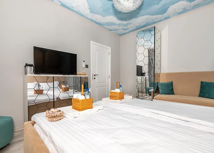 Elenartlux - Baby Cot - Pets Allowed - Free Parking & Fast Wi-fi *