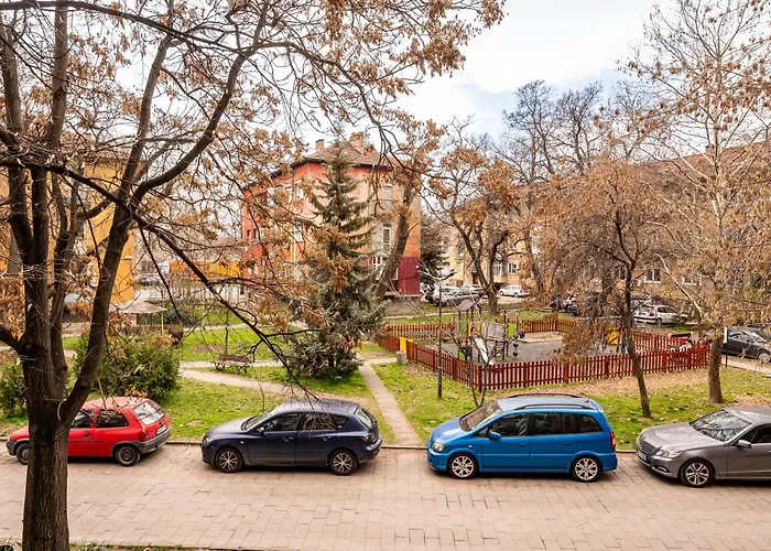Elenartlux - Baby Cot - Pets Allowed - Free Parking & Fast Wi-fi * Plovdiv
