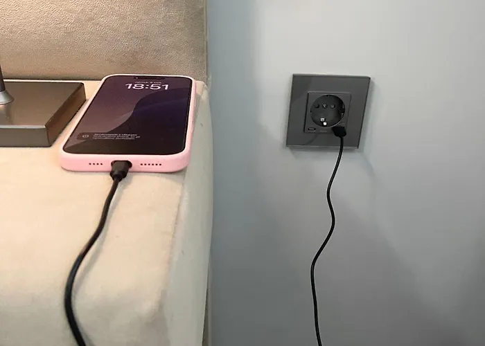 Elenartlux - Baby Cot - Pets Allowed - Free Parking & Fast Wi-fi